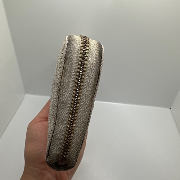 MICHAEL KORS Jet Set Zip Around Wallet - Picture 5 of 12